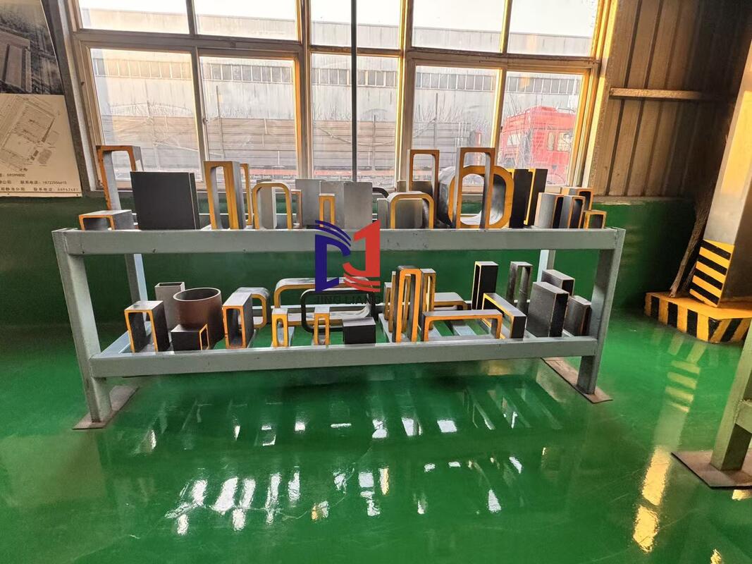 壁の支柱システムのための抗腐蝕角鋼